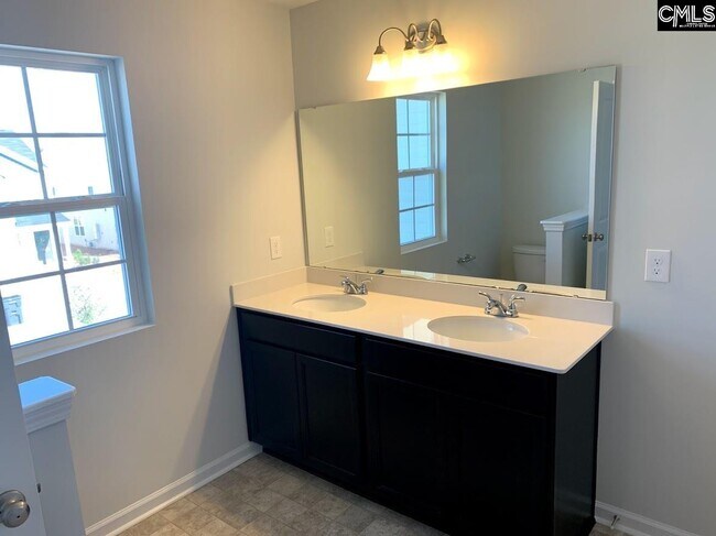 Building Photo - 2325 Trakand Dr