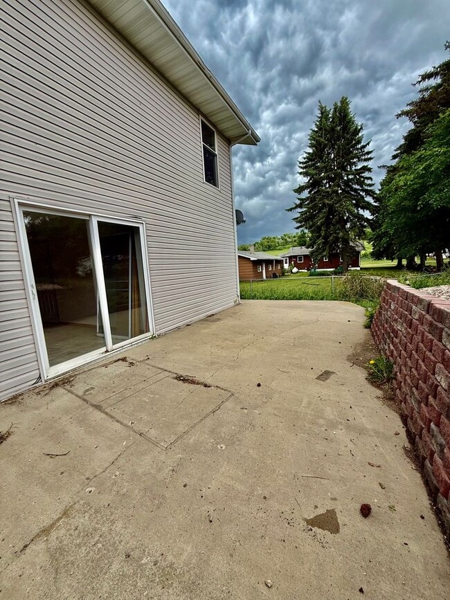 Building Photo - 920 18th Ave SW