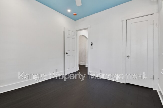 Building Photo - 208 S K St