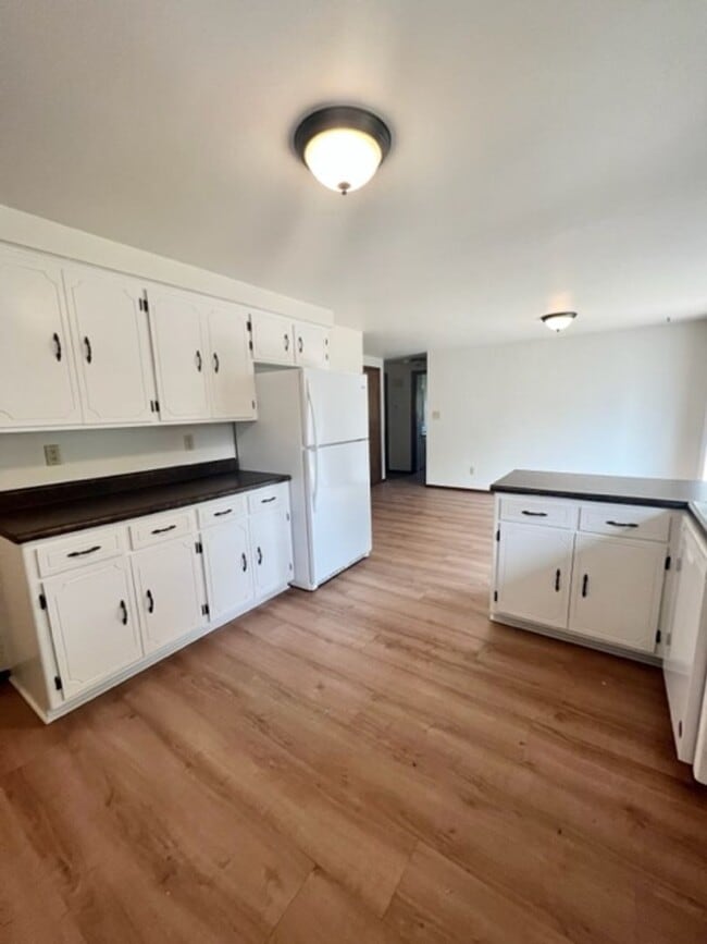 Building Photo - 2489 Trojan Dr