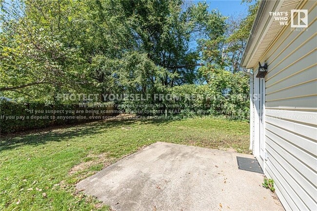 Building Photo - 3206 W Oakfield St