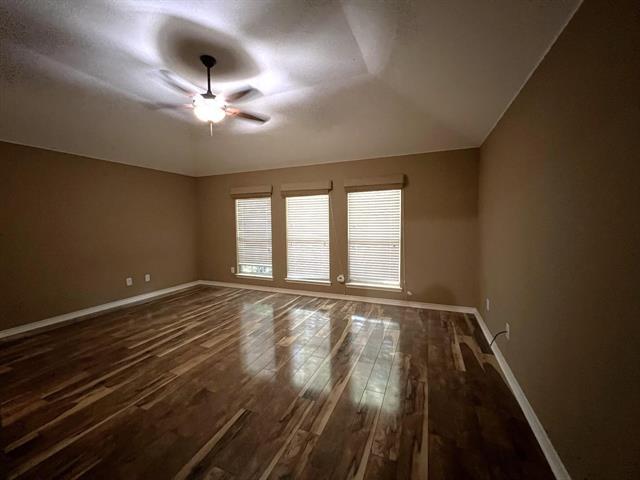 Building Photo - 1234 Iowa Rd