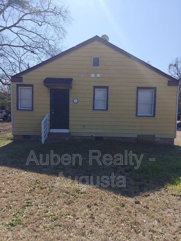 Building Photo - 2125 Kennedy Dr