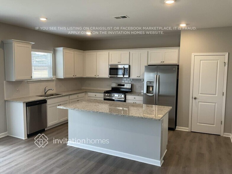 Building Photo - 516 Almere Dr