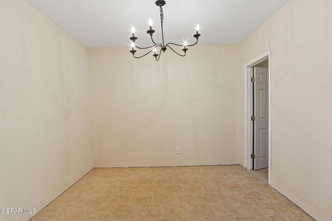 Building Photo - 400 De Vargas Dr
