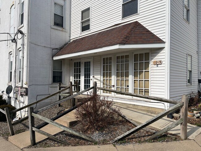 Building Photo - 1015 3rd St.
