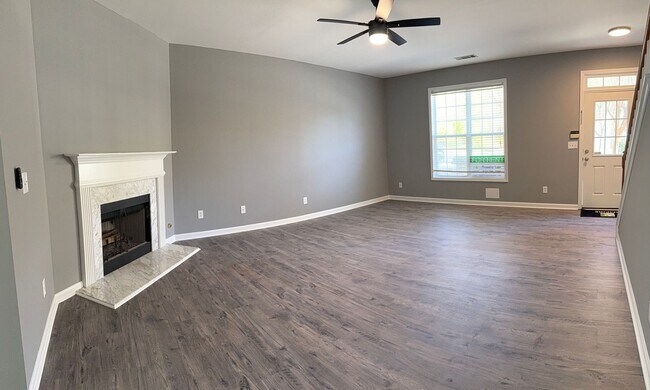 Building Photo - Complete BRAND NEW Renovation 3 Bed/2.5 Ba...