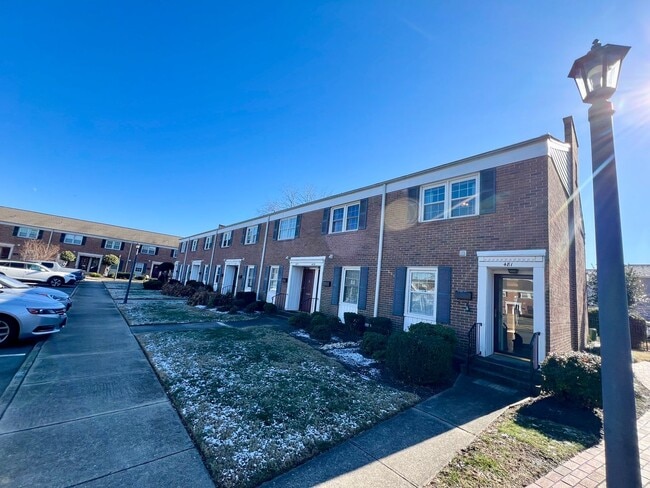 Building Photo - ***Waterfront Condo W/S/T INCLUDED!