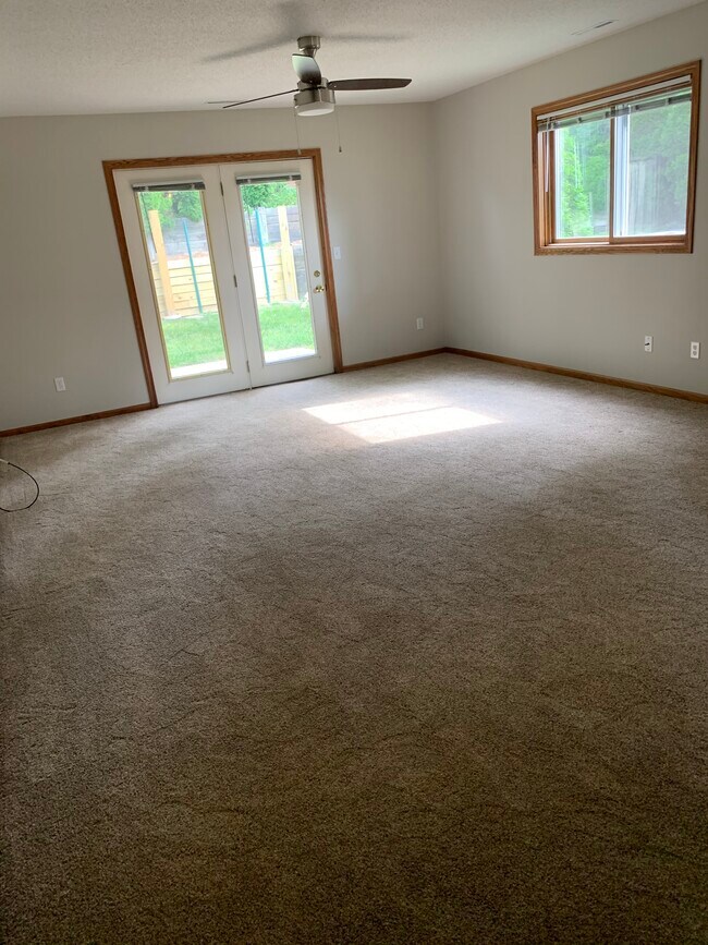 Building Photo - 4208 Mt Vernon Rd SE