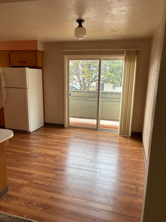 Building Photo - SD-0111 Cottage St Triplex