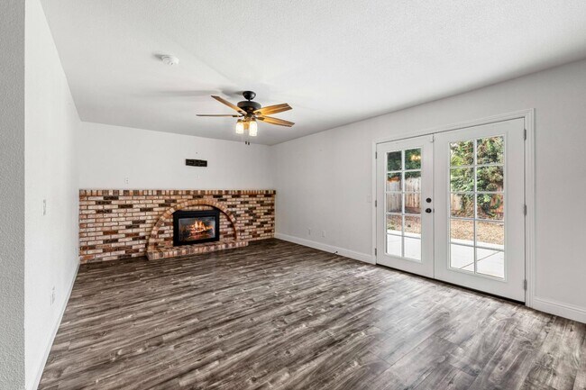 Building Photo - 7085 Valley Forge Dr