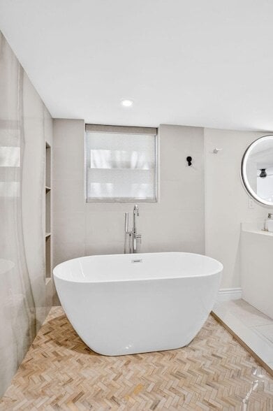 Building Photo - 7233 Promenade Dr