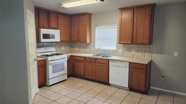 Building Photo - 20218 Mammoth Falls Dr