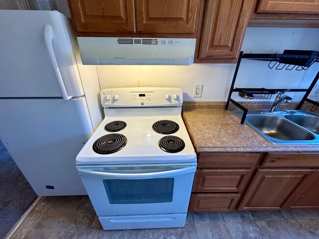 Building Photo - 732 Idlewood Ave