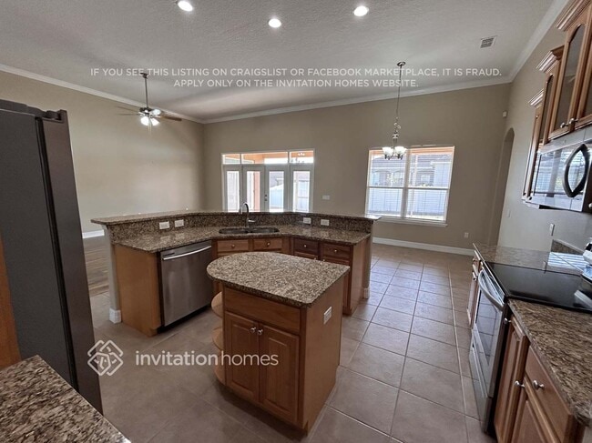 Building Photo - 6462 Hickory View Dr