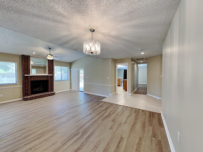 Building Photo - 951 Blueberry Hollow Ct
