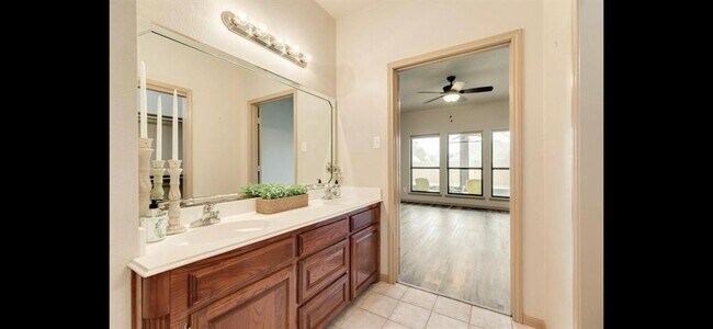 Building Photo - 112 Portulaca St