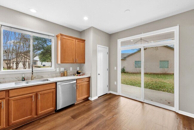 Building Photo - 139 Nolan Dr