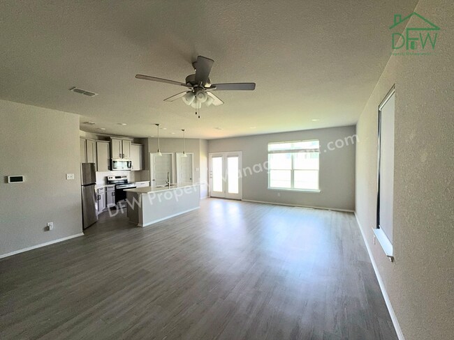 Building Photo - Charming 3-Bedroom Home with Spacious Backyard in Providence Village!