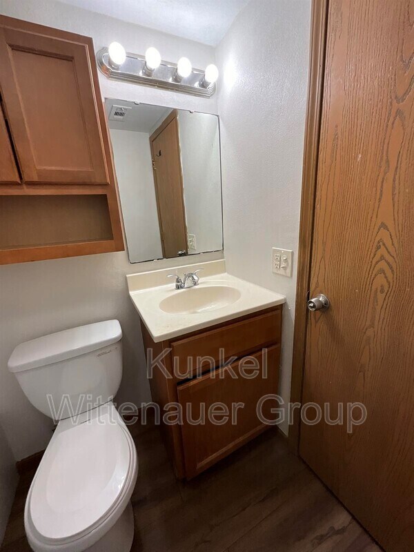 Building Photo - 1810-11 Jamestown Road