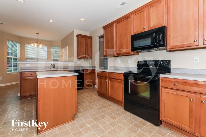 Building Photo - 4819 Eagle Creek Dr