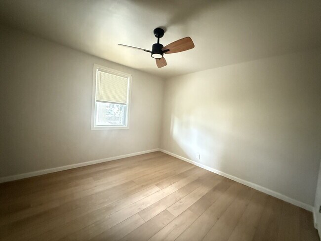 Building Photo - Updated 2BR/1BA in the Heart of Fountain City, Modern Finishes & Everyday Convenience!