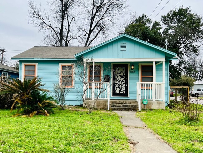 Primary Photo - 1554 W Lullwood Ave
