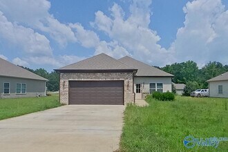 Building Photo - 30 HAWK LN