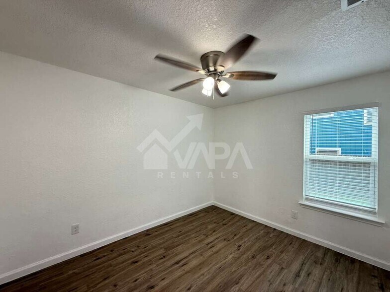 Building Photo - 11510 Hatchet Pass Dr