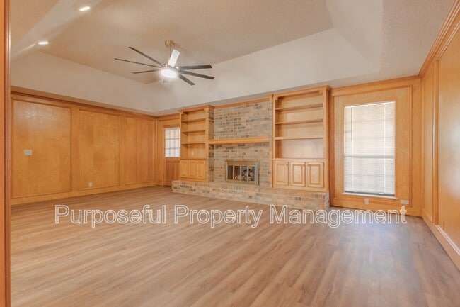 Building Photo - 1401 Harding Ave