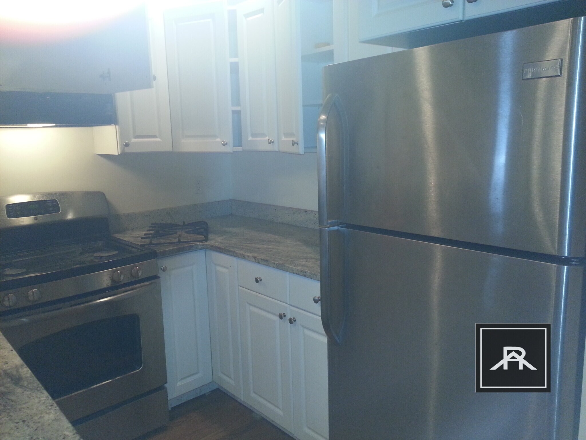 Building Photo - 66 Egmont St