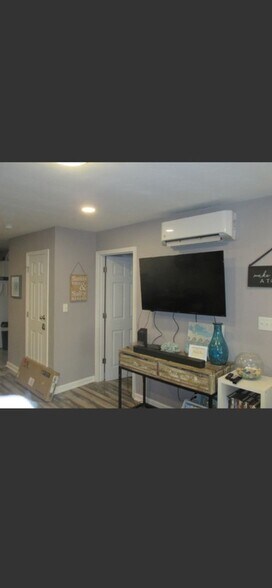 Primary Photo - 1482 Meads Rd