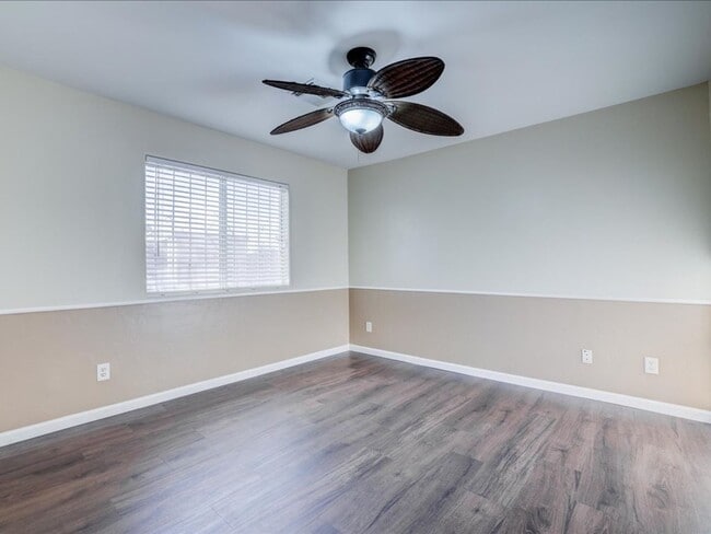 Building Photo - 2 Bedroom, 2 Bathroom and a large Backyard Retreat!