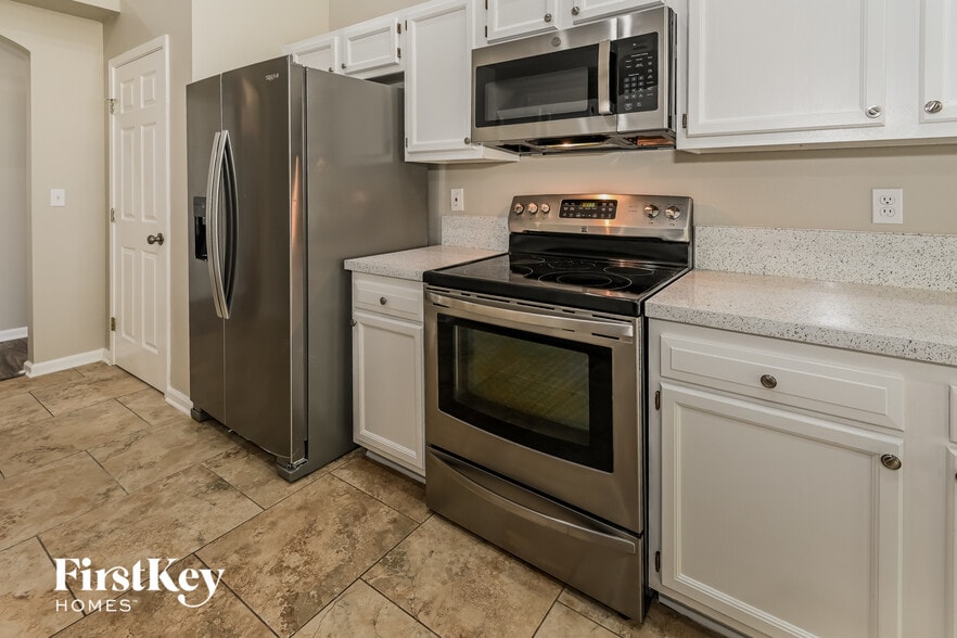 Building Photo - 13071 Chets Creek Dr N