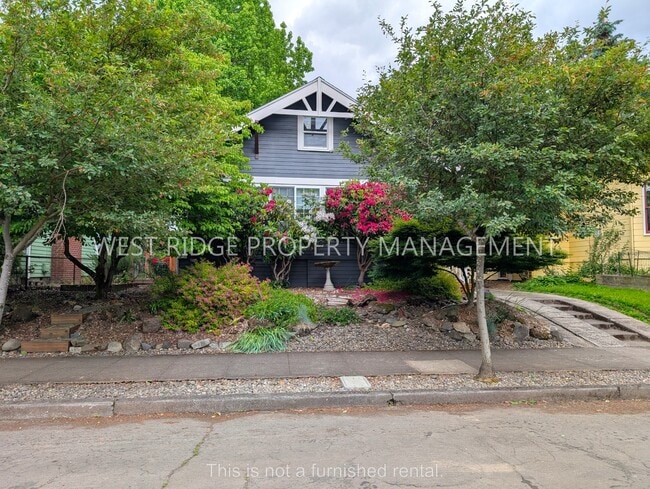 Building Photo - 3934 SE 33rd Pl