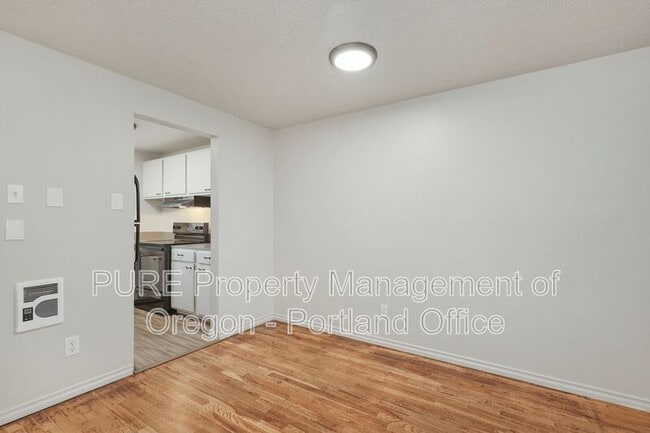 Building Photo - 18411 E Burnside St