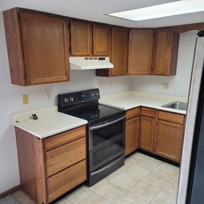 Building Photo - Edgewood Townhomes