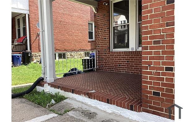 Building Photo - 3 Bedroom 2 Bathroom home