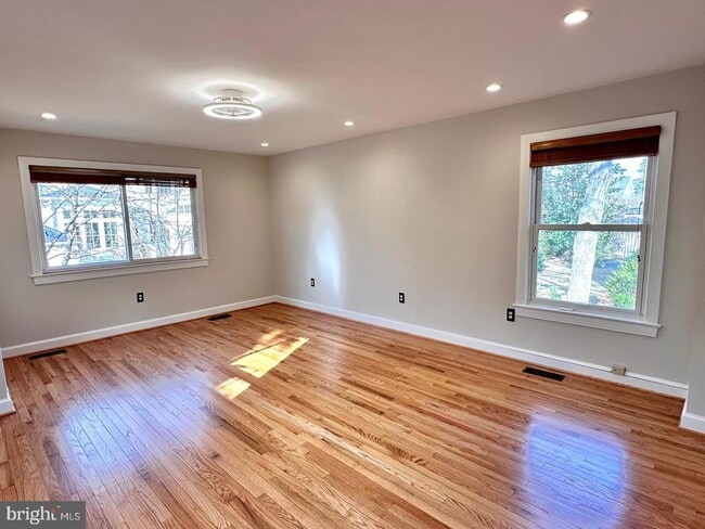 Building Photo - 505 Carlisle Dr