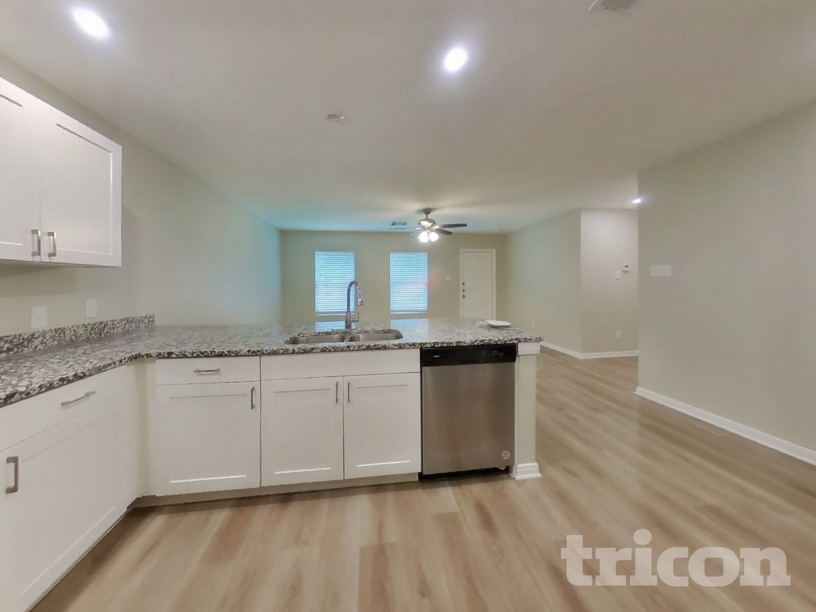 Building Photo - 10050 Cerritos dr