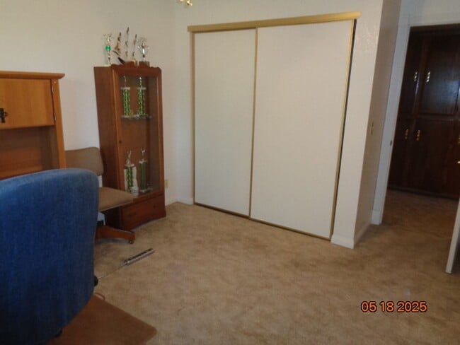 Building Photo - Custom Home in Quartz Hill on a Large Lot