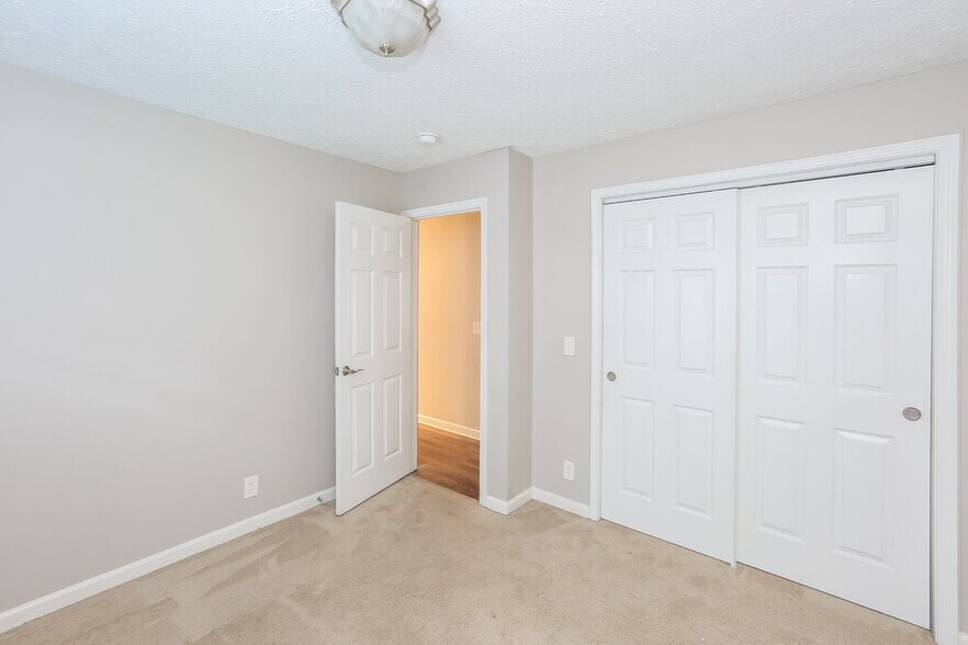 Building Photo - 5225 Milhaven Ln