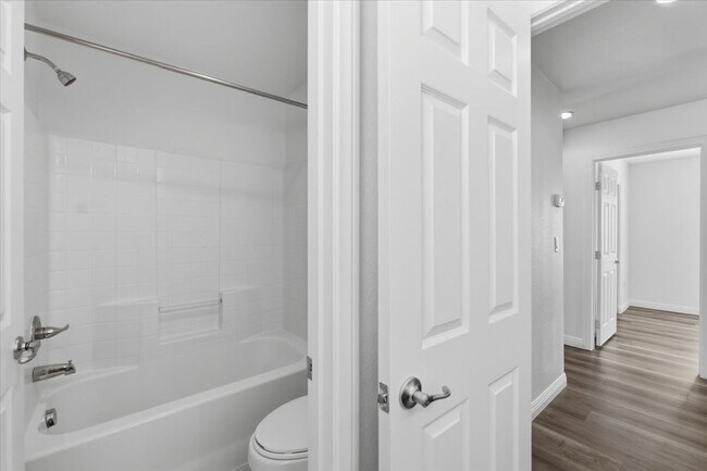 Building Photo - 752 Looking Bear Ct