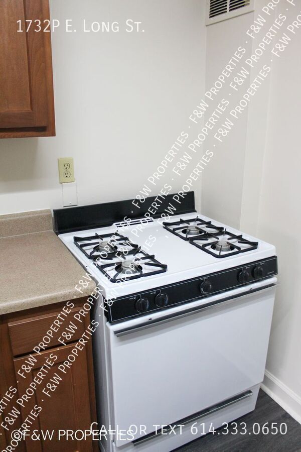 Building Photo - 1732P E Long St