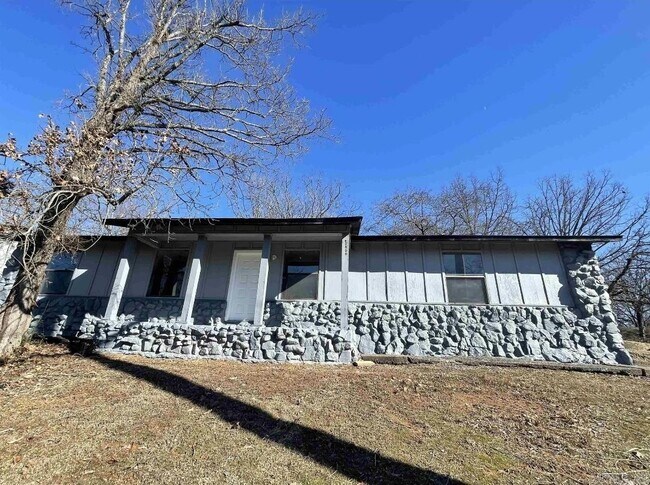 Building Photo - 5800 Green Valley Ave