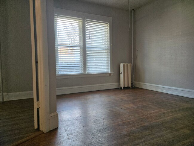 Building Photo - 1 Bed 1 Bath Apartment Cap Hill