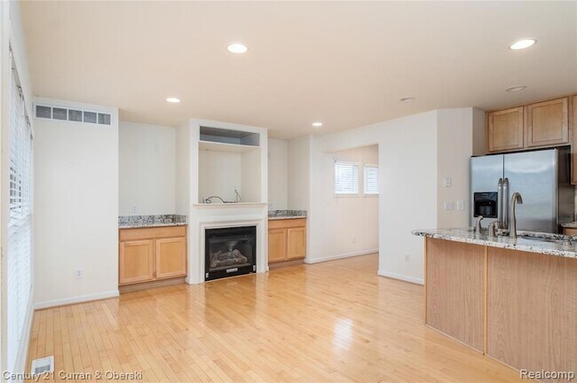 Building Photo - 50529 Beechwood Ct