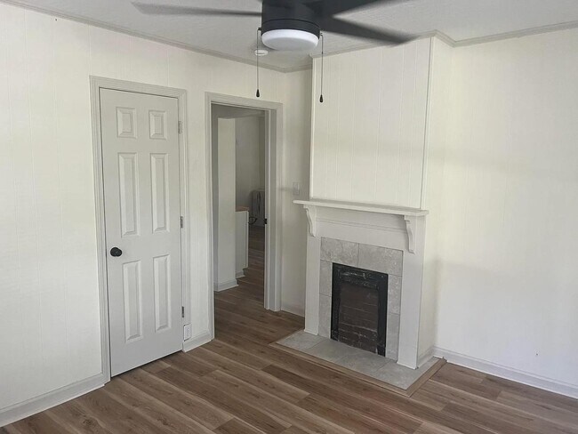 Building Photo - 1815 Jenkins St