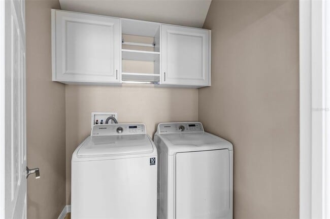 Building Photo - 3372 Covered Bridge Dr E