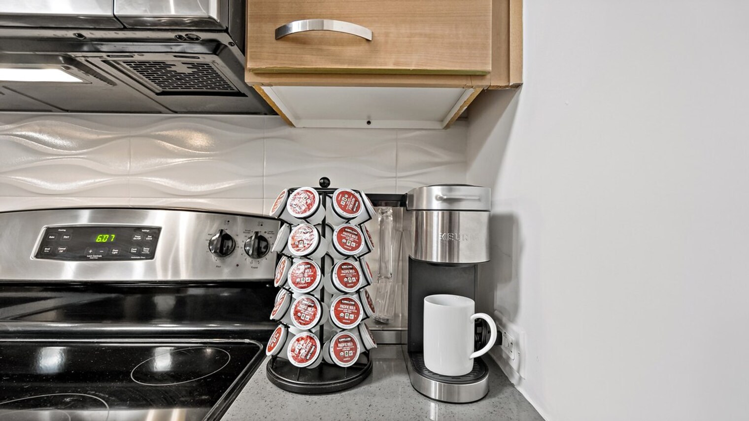 Building Photo - 1556 Spring Hill Rd